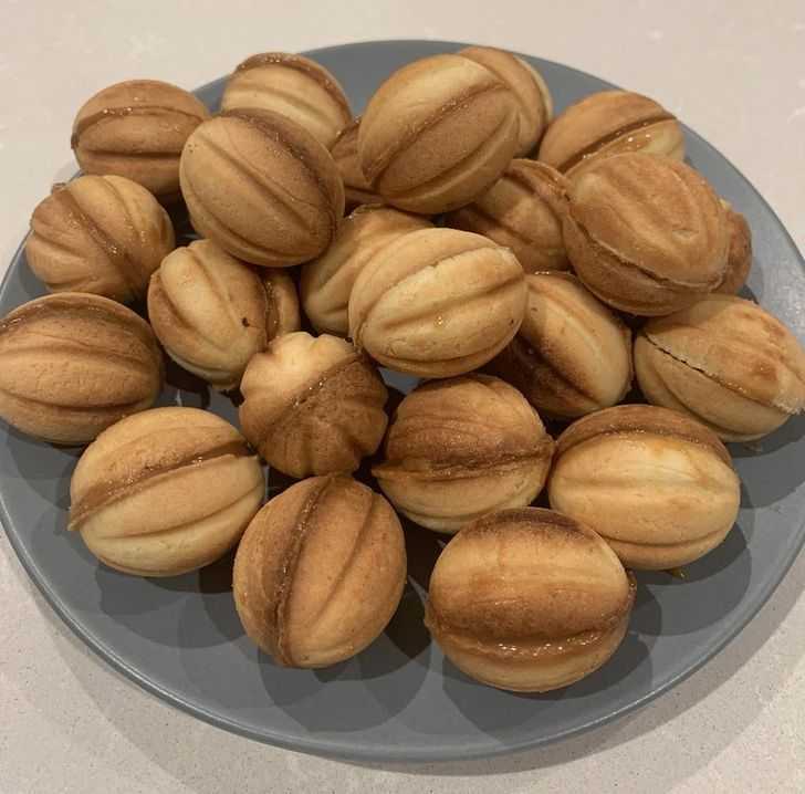 Рецепт орешков с вареной сгущенкой в орешнице: пошаговое приготовление выпечки