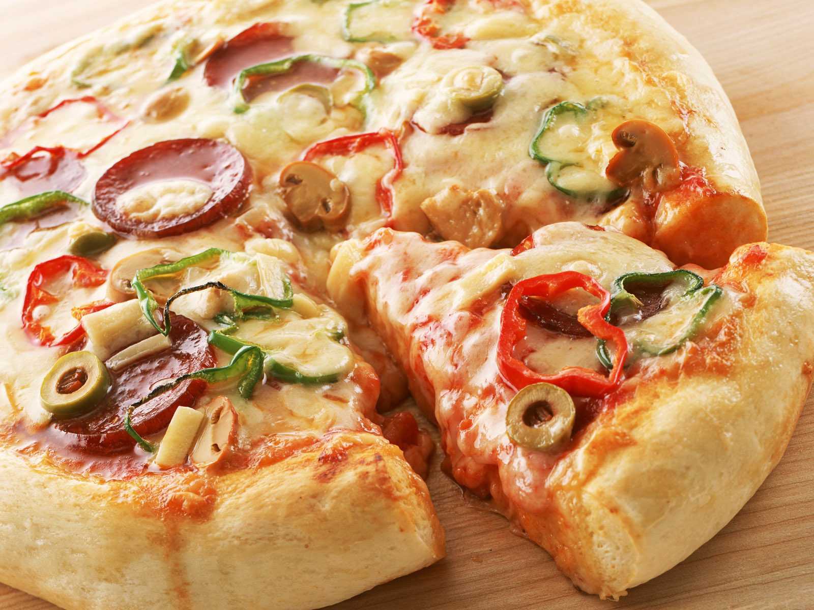 О неаполитанской пицце: факты, особенности и лучшие пиццерии в неаполе.