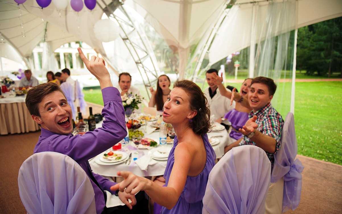 Конкурсы на свадьбу за столом: прикольные и веселые, смешные и новые