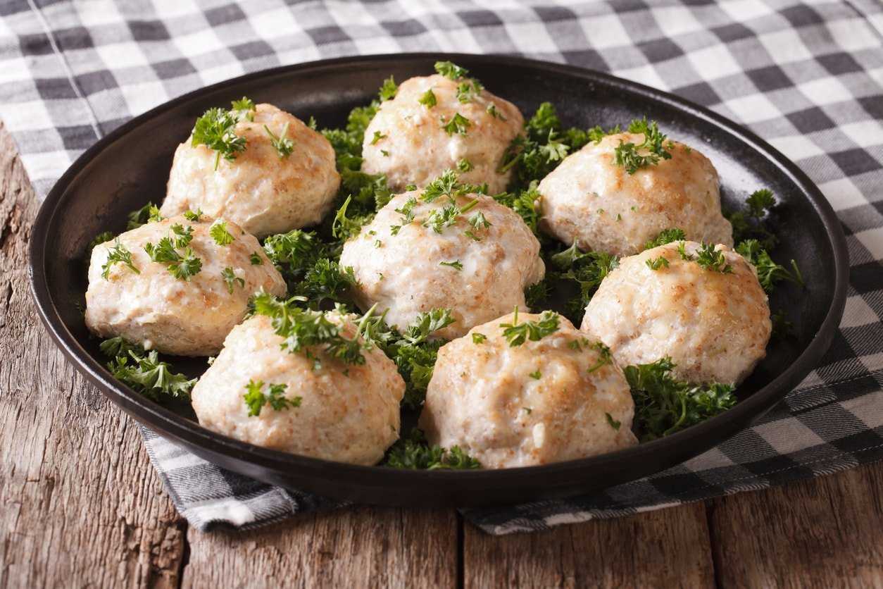 Рубленые куриные котлеты в духовке