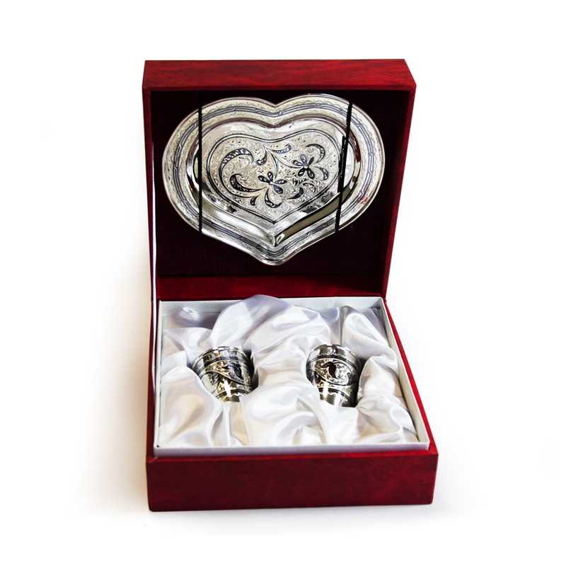 Идеи подарков на серебряную свадьбу от друзей и родственников | fiestino.ru