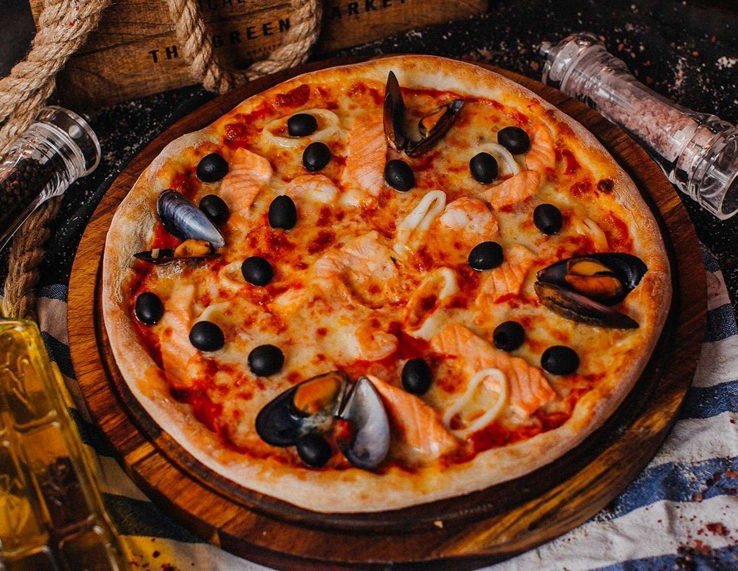 что входит в состав пиццы с морепродуктами фото 30