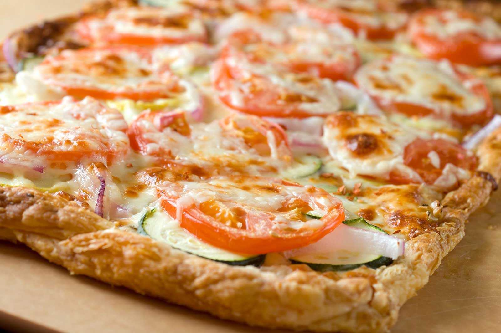 10 лучших рецептов домашней пиццы. итальянский, классический и постный рецепт пиццы