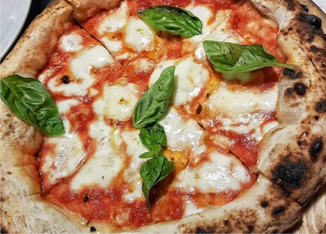 Рецепт неаполитанского теста. Неаполитанская пицца Италия.